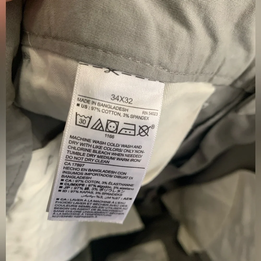NWOT Old Navy Men’s Slim Chinos Ultimate Summe Earl Grey - 34x32